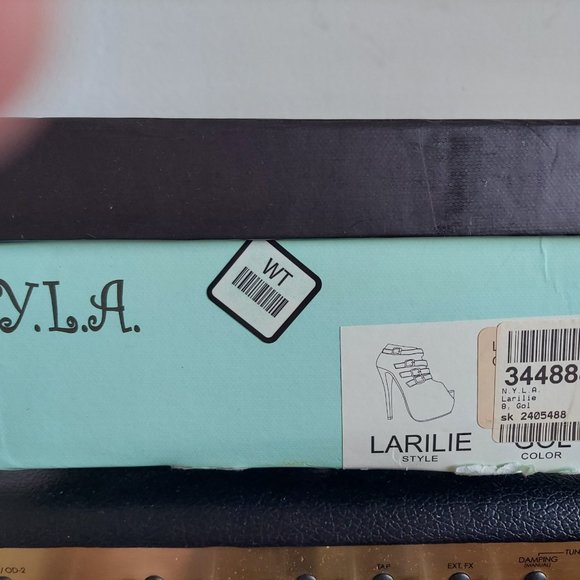 N.Y.L.A. Women's Larilie Platform Boot - Picture 6 of 7